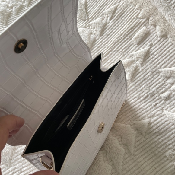 Woman’s purses - Picture 4 of 4